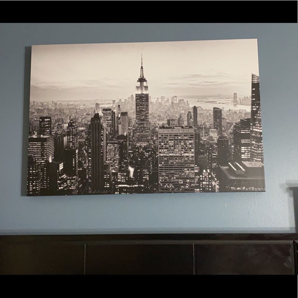 Black and white canvas New York City picture